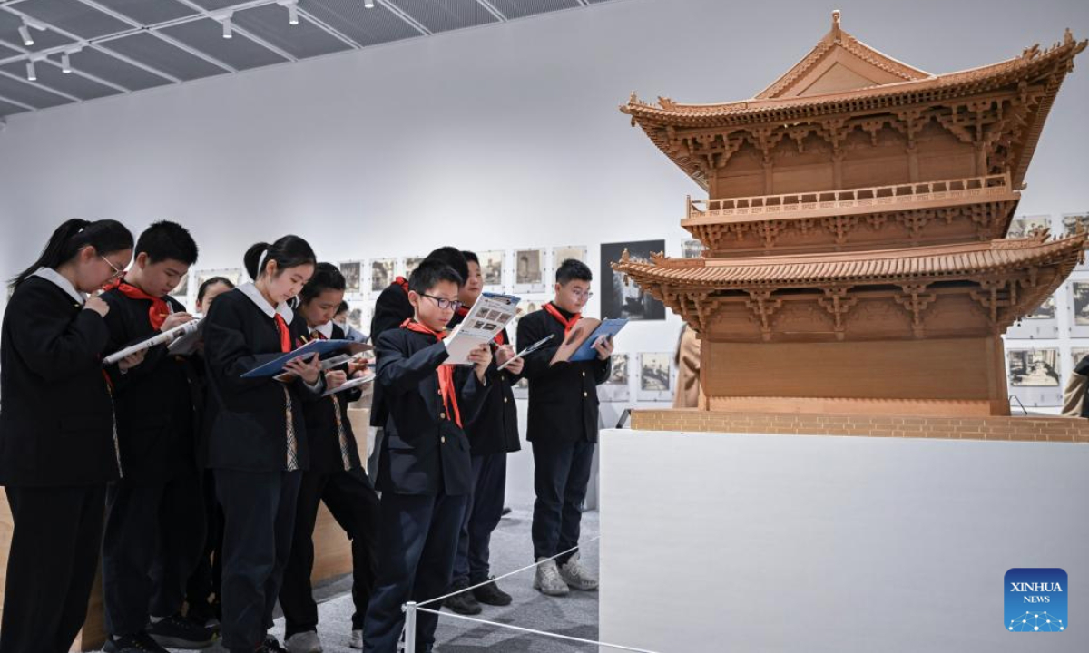 國際脫穎而